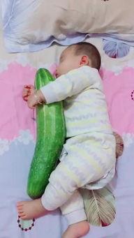 母亲骂孩子吃瓜,母亲怒斥孩子吃瓜引发的育儿思考